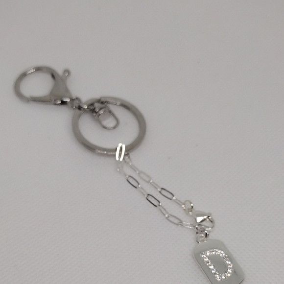 Elegant Silver Keychain with Stylish ‘D’ Pendant – Perfect Gift - Picture 3 of 3